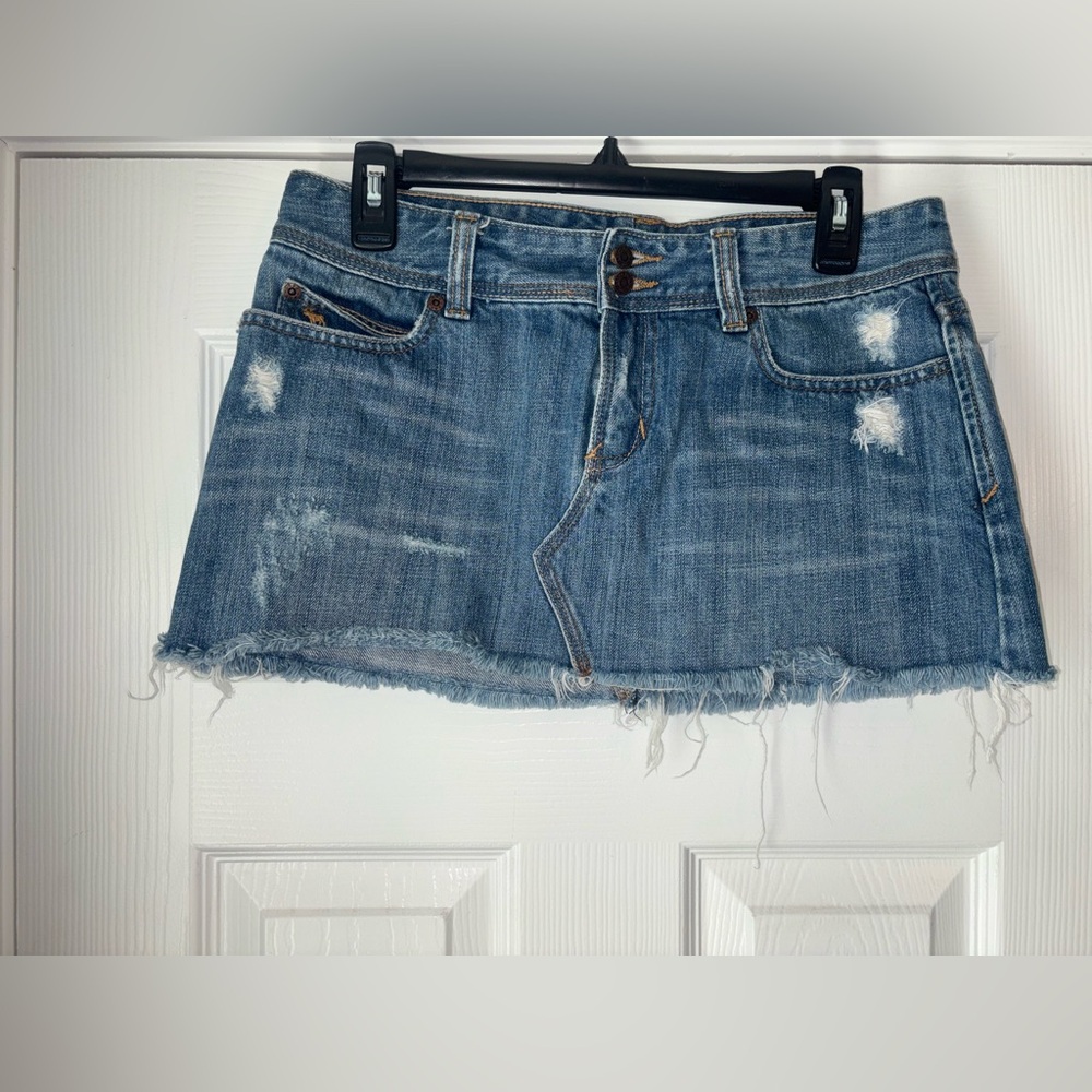 Abercrombie & Fitch Vintage Y2K Low Rise Distressed Frayed Hem Denim Skirt 4